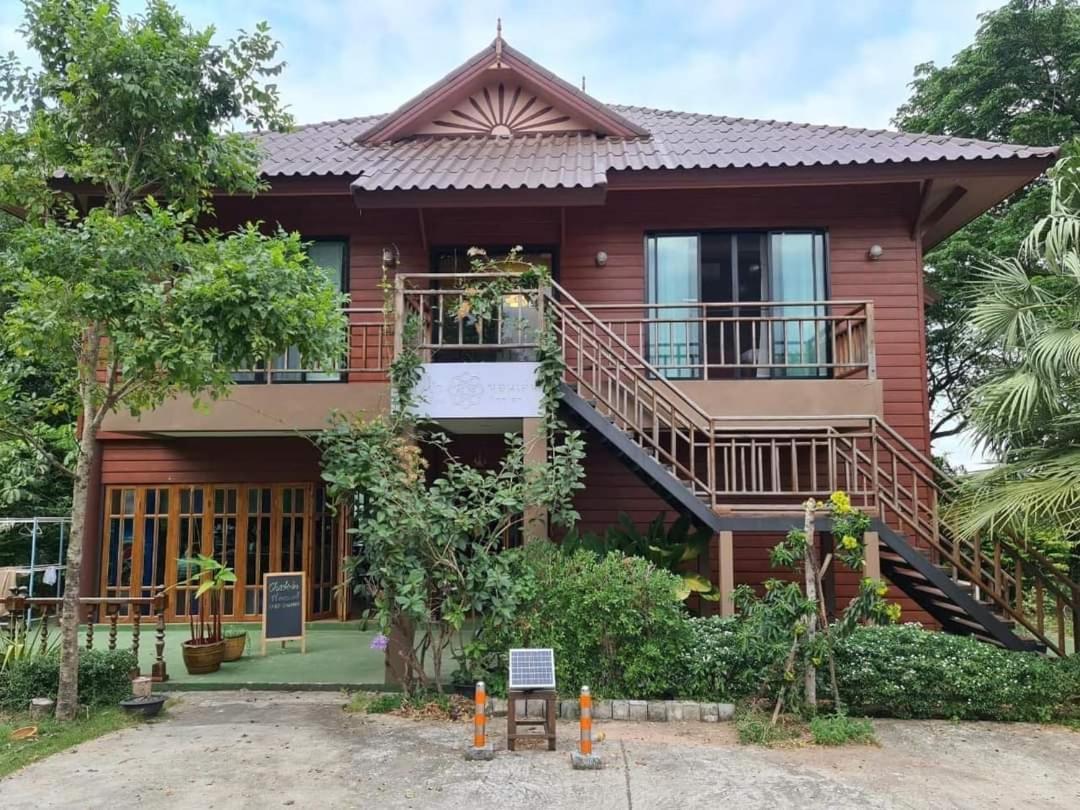 Baanbua Nonlen Hotel Udon Thani Ngoại thất bức ảnh